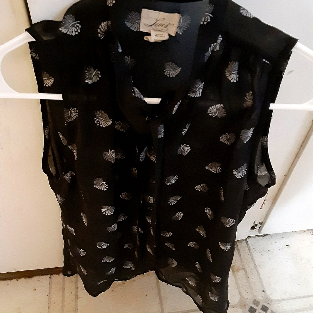 Women top small